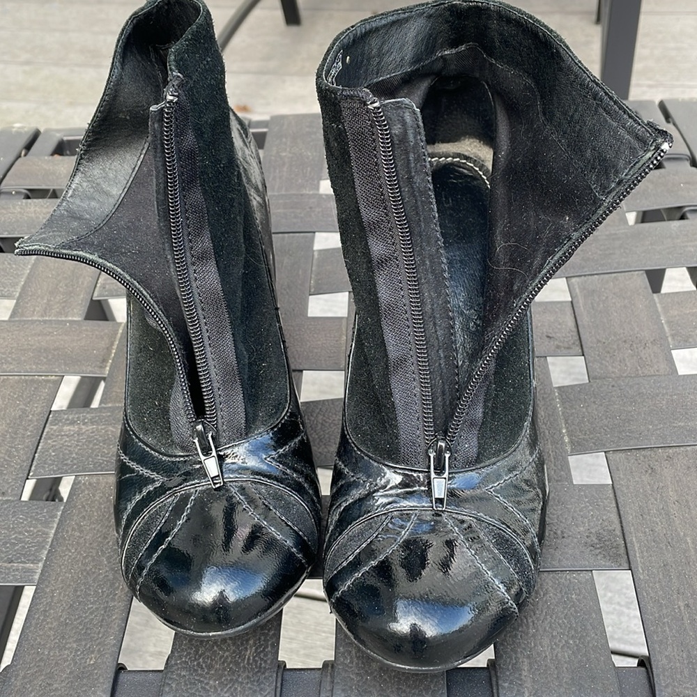 JUMP Bulah Black Patent & Suede Cone Heel Zipper Front Size 11 Boots